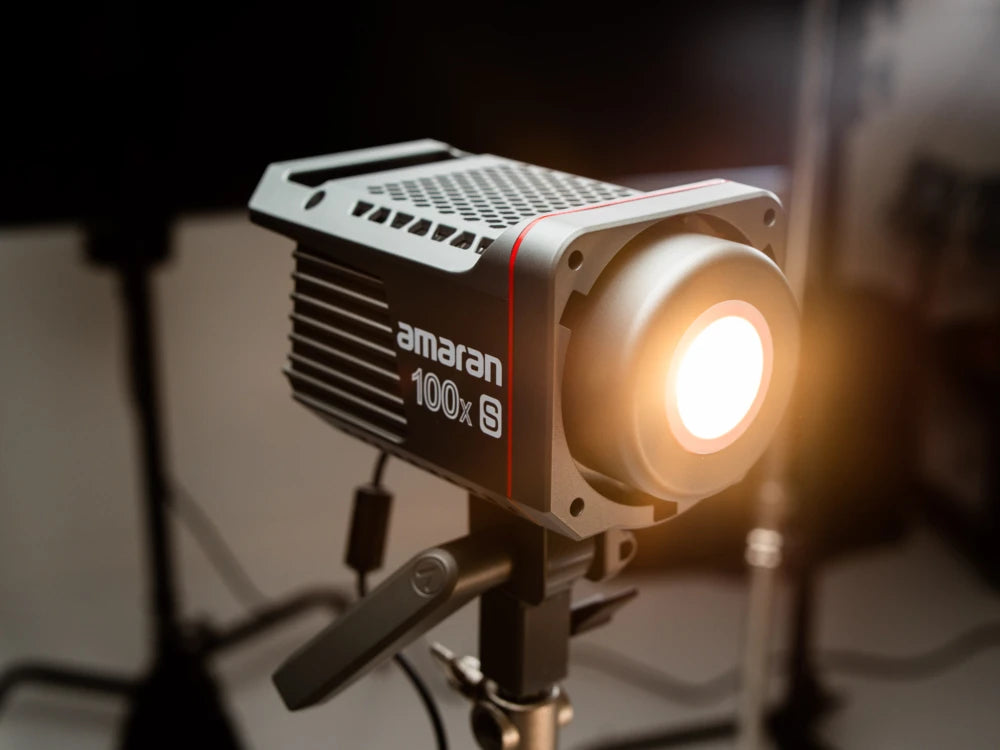 amaran 100x 照明機器 amaran 100x S - Compact Daylight Point-Source Light
